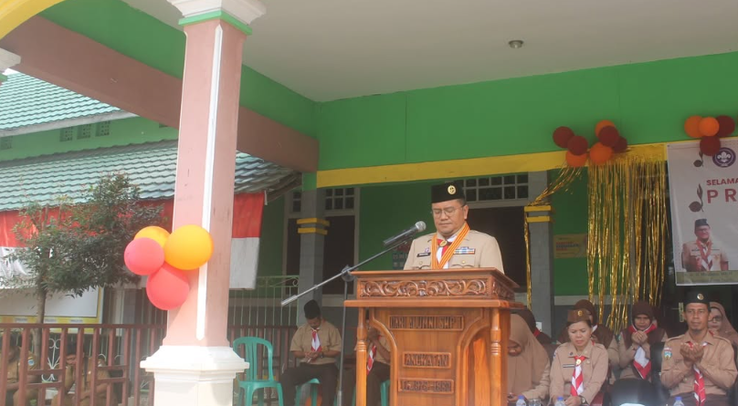 Upacara HUT Pramuka ke-62 di SMPN 1 Kota Jambi: Pesan Bijak dari Ka. Kwarcab tentang Etika di Era Digital