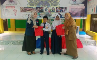 🎒 28 Siswa SMP Negeri 001 Jambi Terima Bantuan Perlengkapan Belajar dari Dinas Pendidikan Kota Jambi